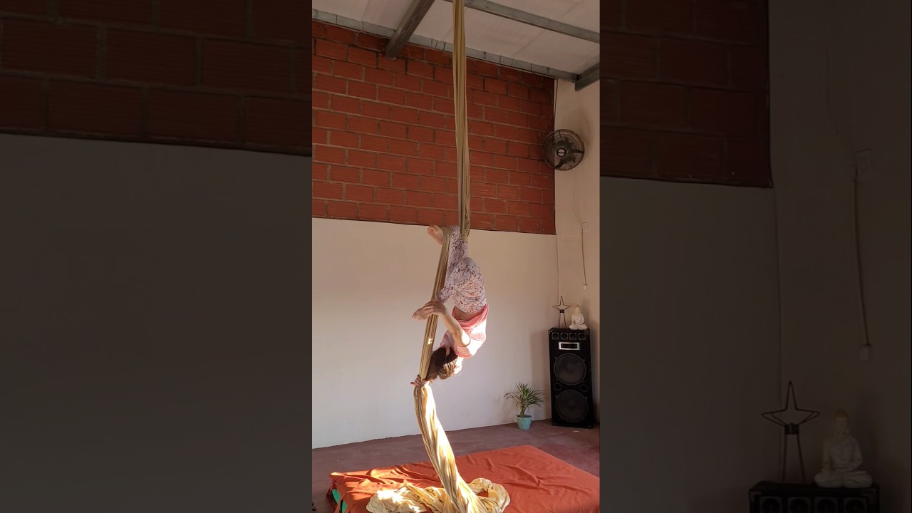 AcroTelas Figura A&eacute;rea#aerial #acrobaciaaerea#acrobat #tutorial#aerialskills #acrobatics#acrobatica