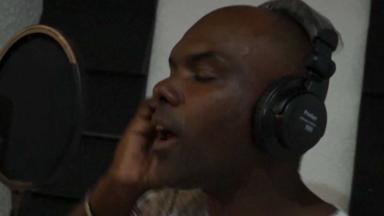 SYLVIO MAILLY . Y FE RIEN BY SUNSHINE974PROD