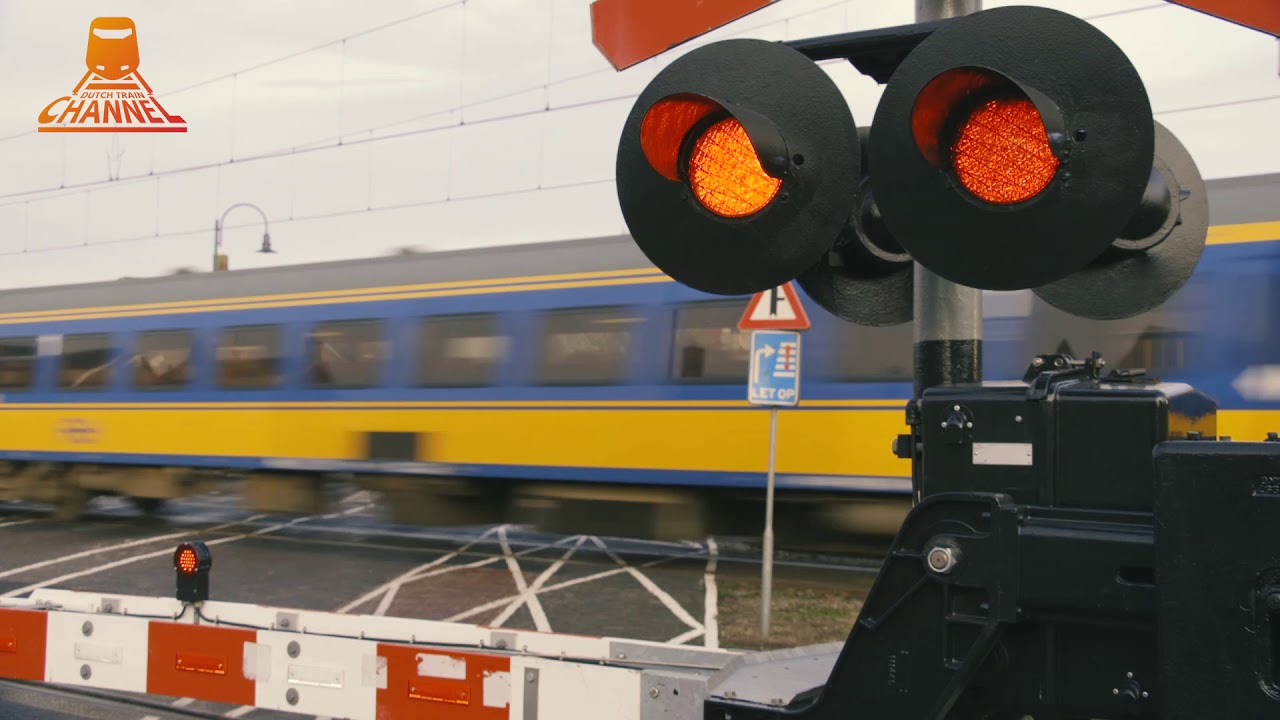 DUTCH RAILROAD CROSSING - Rijen - Stationsstraat