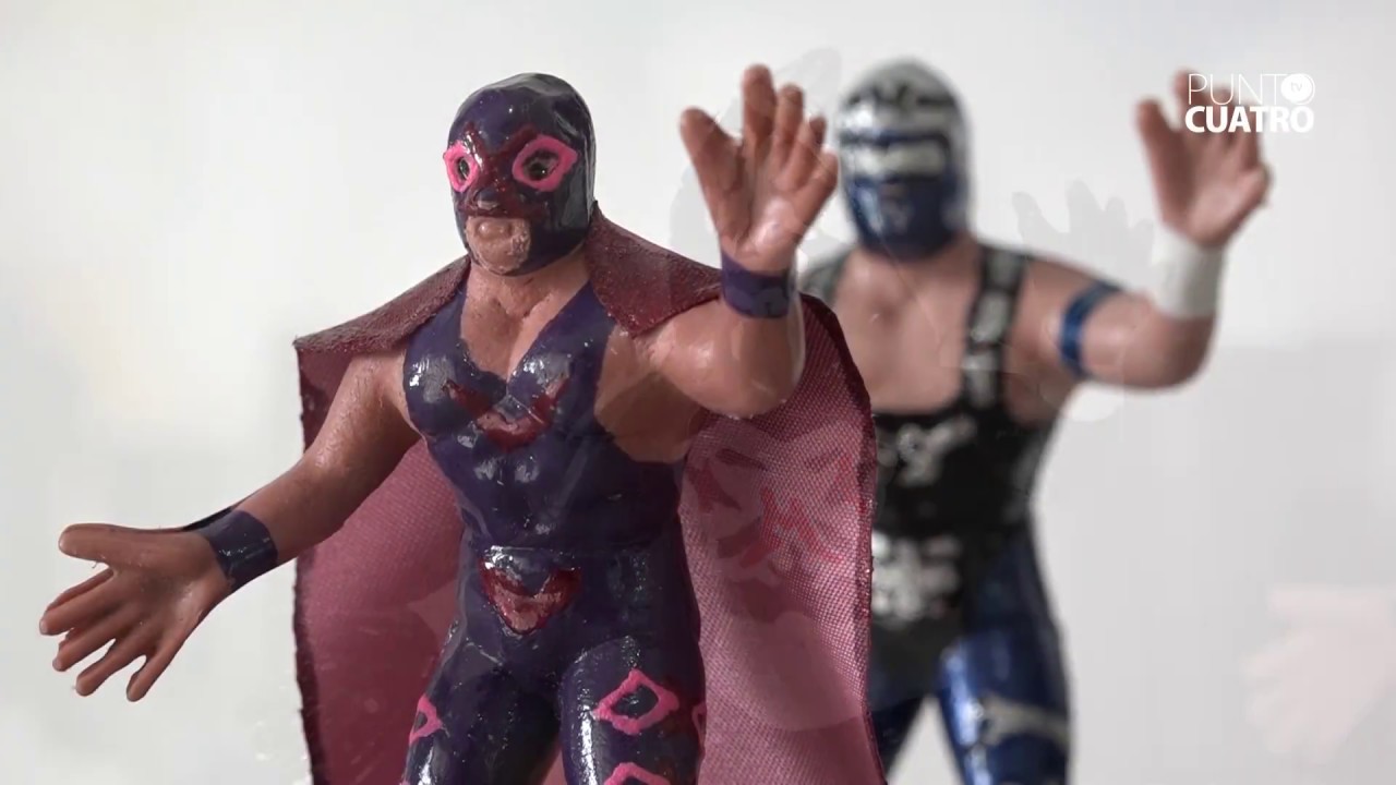 LUCHADORES DE PLÁSTICO PINTADOS A MANO