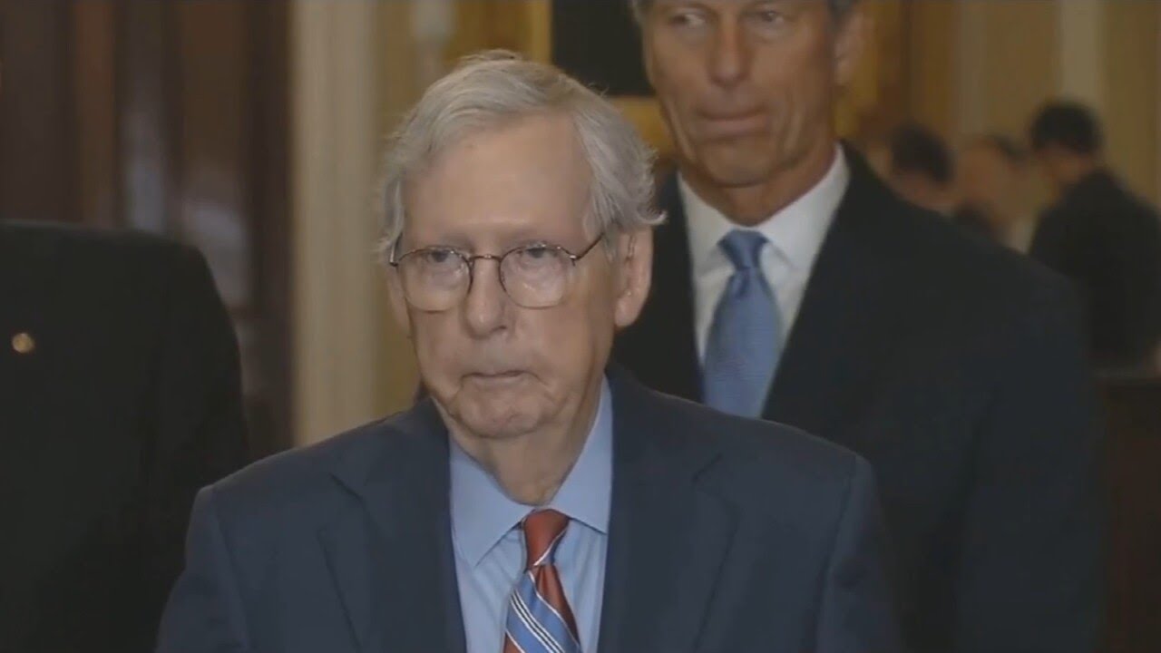 ‘Bizarre moment’ Mitch McConnell ‘zones out’ during press conference