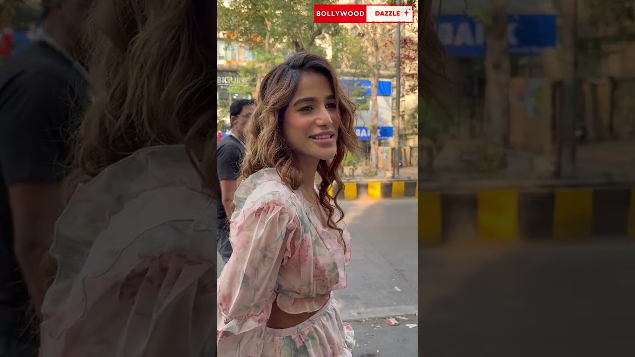 Poonam Pandey will be spotted celebrating Rose Day today in Lokhandwala #bollywooddazzle 