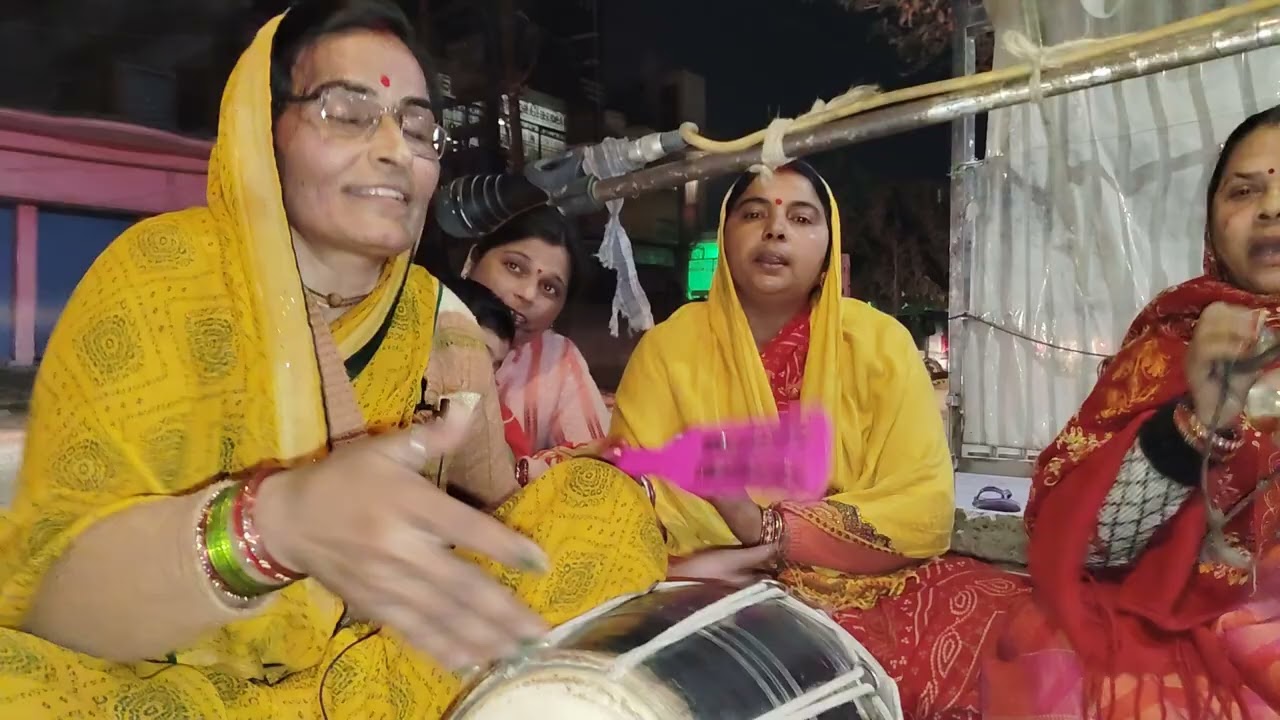 स्वर चित भजन ✍🏻मंनसा मैया बैठी भवन में ✍🏻 धमाके दार ढोलक के साथ 👌🏻 साधना तिवारी भजन 🙏🏻