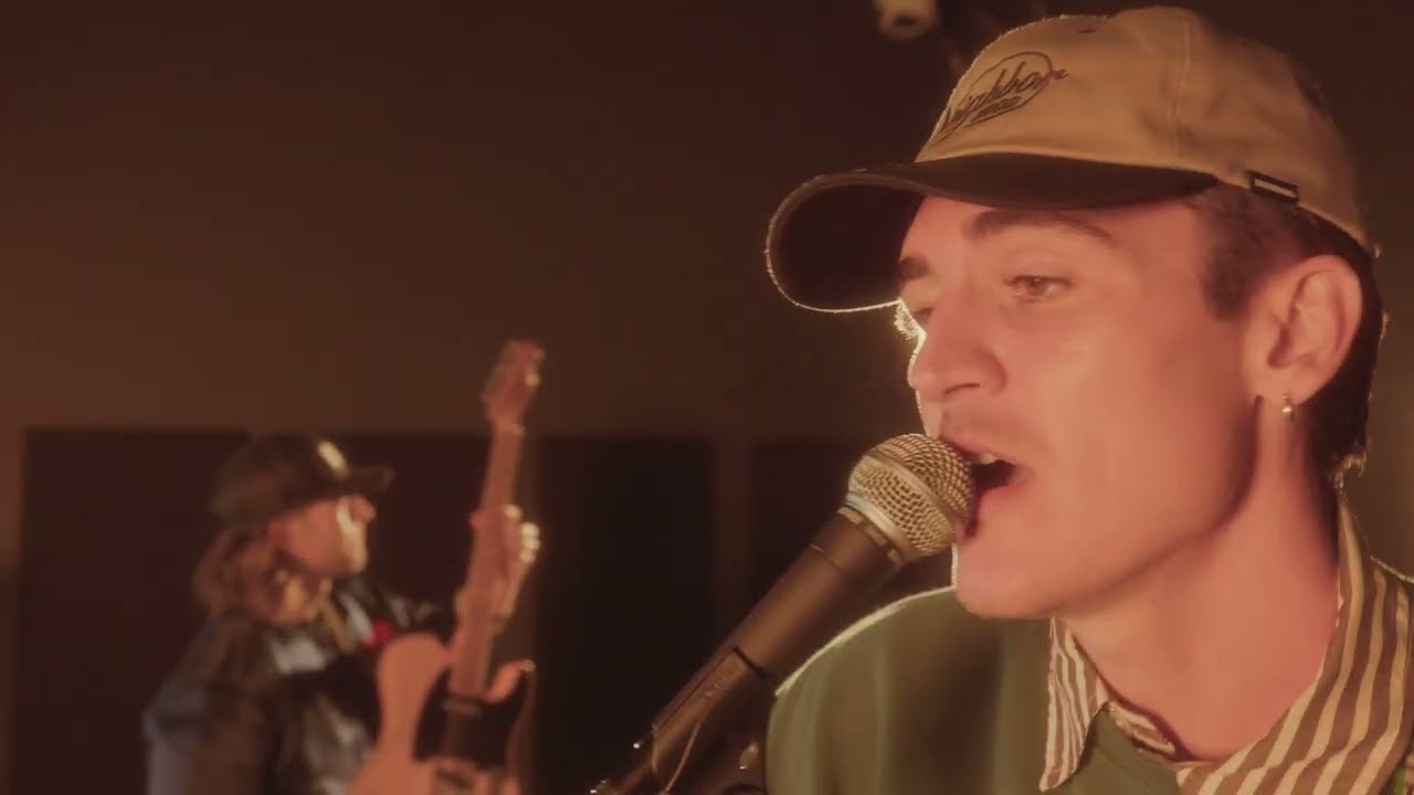 Sammy Wilk - World is Spinnin (Performance Video)