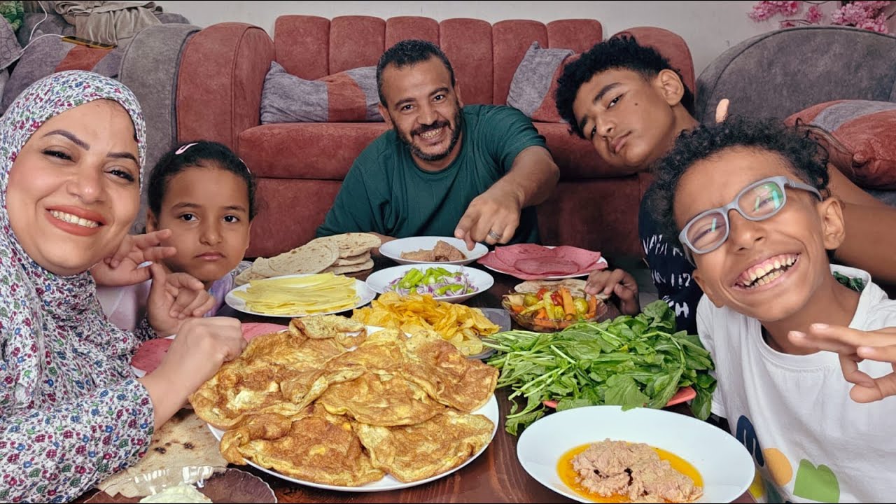 هو انت بتعملي لنا ايه عشان تقولي كده هو انت بتغرفي وتدينا سفره العيله احمد خرب الدنيا في المطبخ 🫣