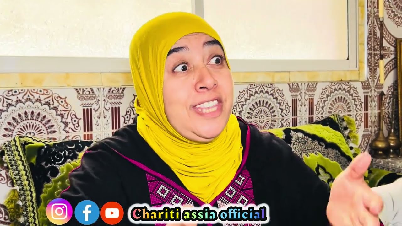 فيلم قصير 😂سلخات جارتها في الحمام  او متوقعاتش بلي غادي يوليو نساب لكن صدمة😱 filam marocain