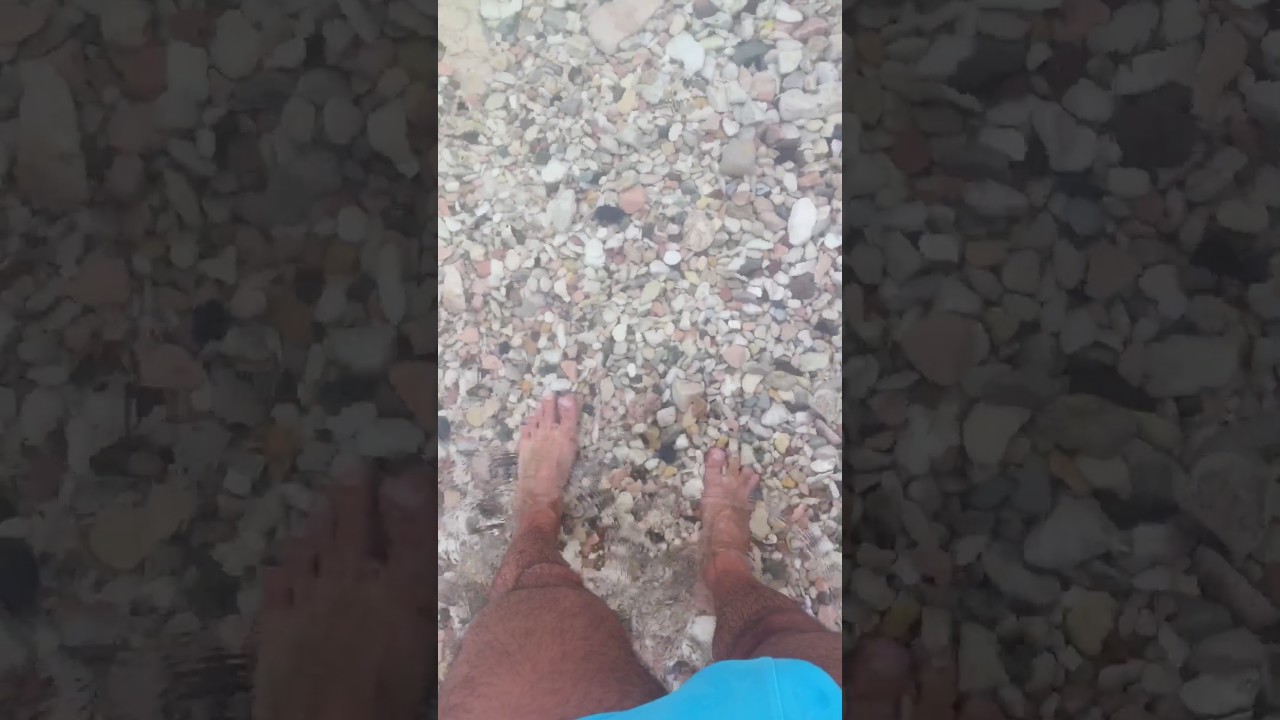 Piedi Maschili Al Lago - Male Feet At The Lake