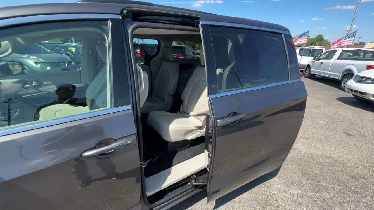 2021 Chrysler Voyager LXi Minivan