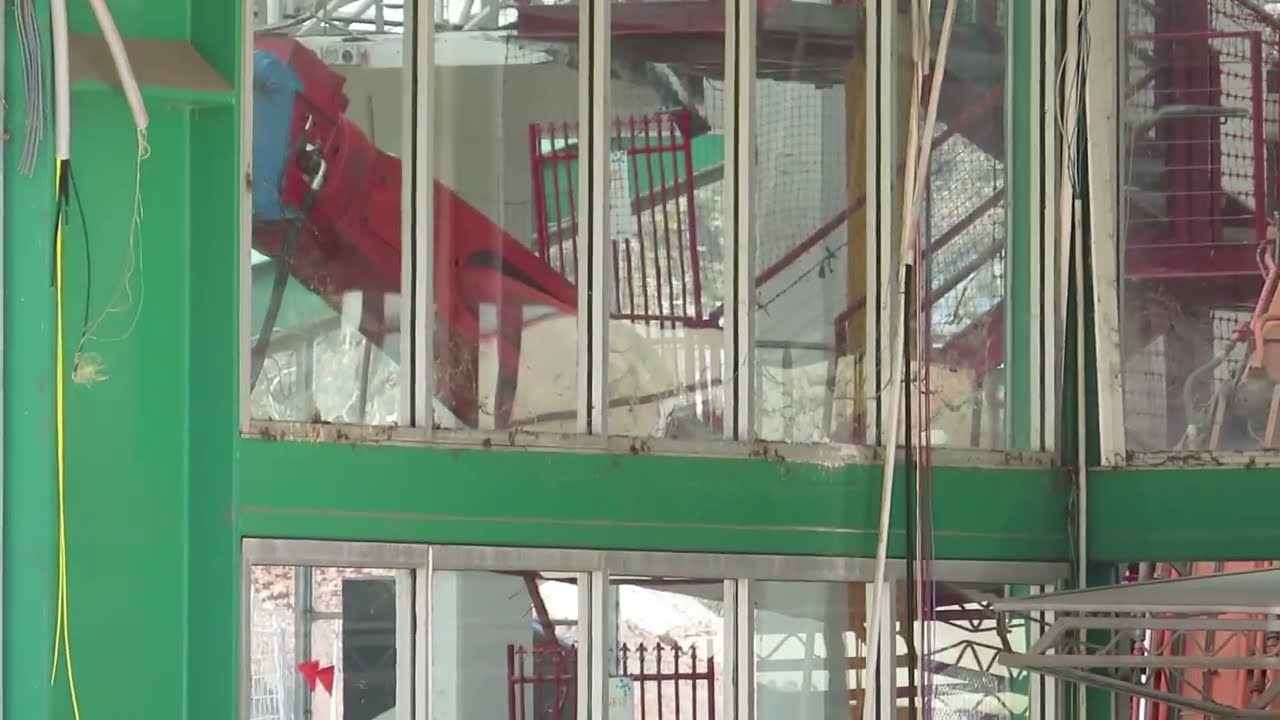 Demolition of the Old Aquatic Centre's Diving Tower!