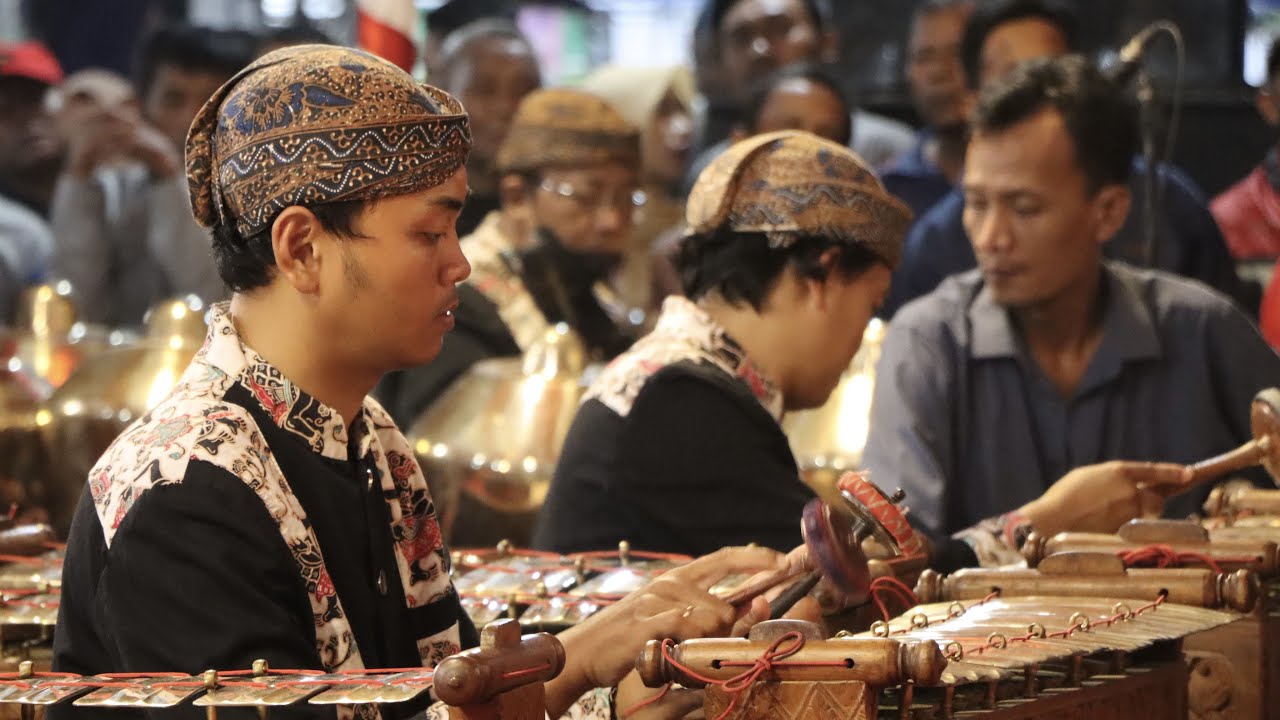 BONDHET MATARAM - KARAWITAN DWIJO LARAS INDONESIA