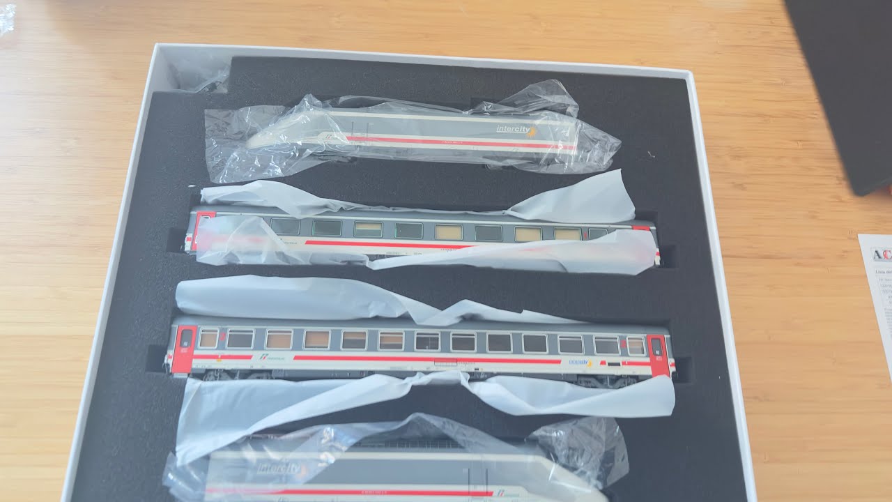 Unboxing ACME Set A E414 e 2 carrozze in livrea IntercityDay Cod.70112