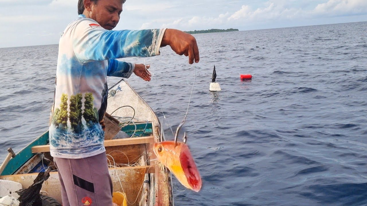 MERAWAI IKAN KERAPU MOSSO, DIANTARA DUA PULAU TERPENCIL MENGGUNAKAN UMPAN ANDALAN