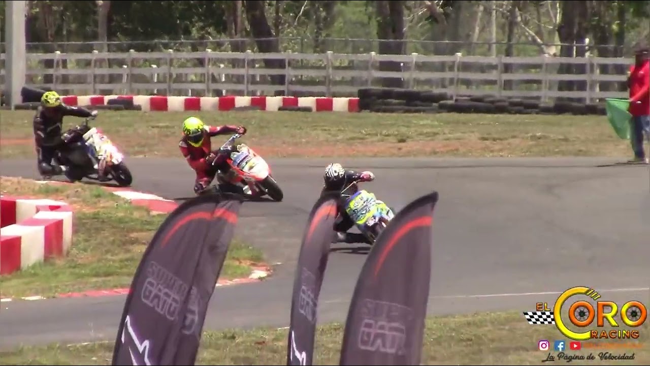 RONNY GARCÍA VA VICTOR DOMINURZ, CATEGORÍA 50CC RACING EN LA 3ERA PUNTUABLE DEL CAMPEONATO DEL CIBAO