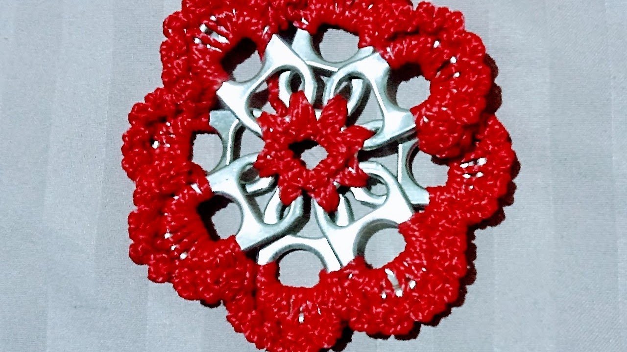 flor de crochê com lacres de latinha
