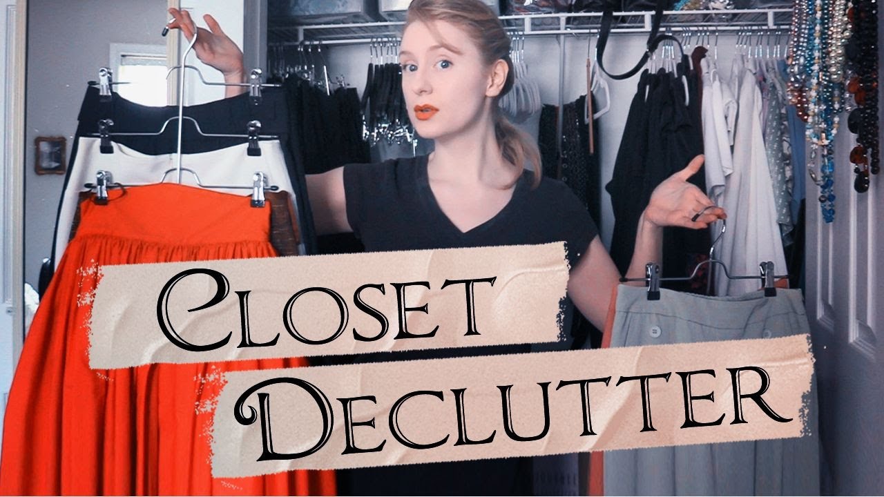 Decluttering My Vintage Closet! ||1930's BEDROOM MAKEOVER PART 1