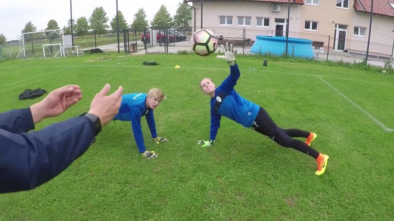 Goalkeeper training WU19
