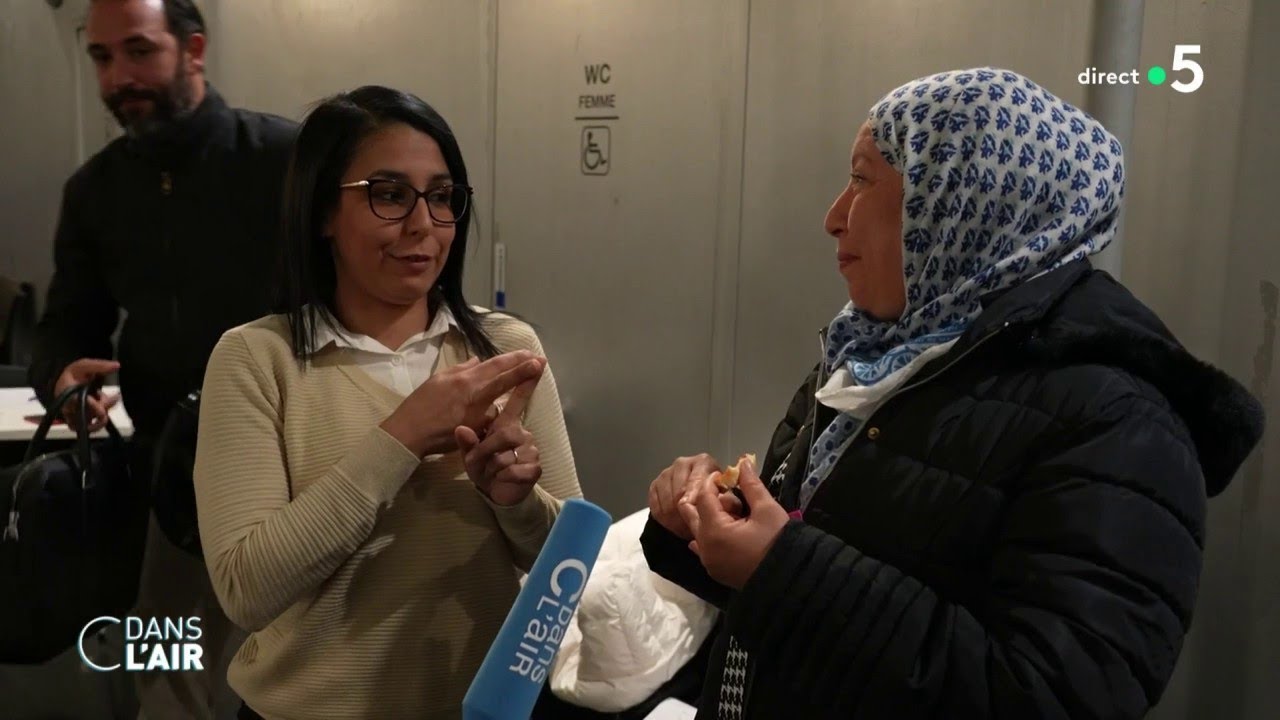 Dans les quartiers de Nice, des stages sur la citoyennet&eacute; - Reportage #cdanslair du 28.03.2024