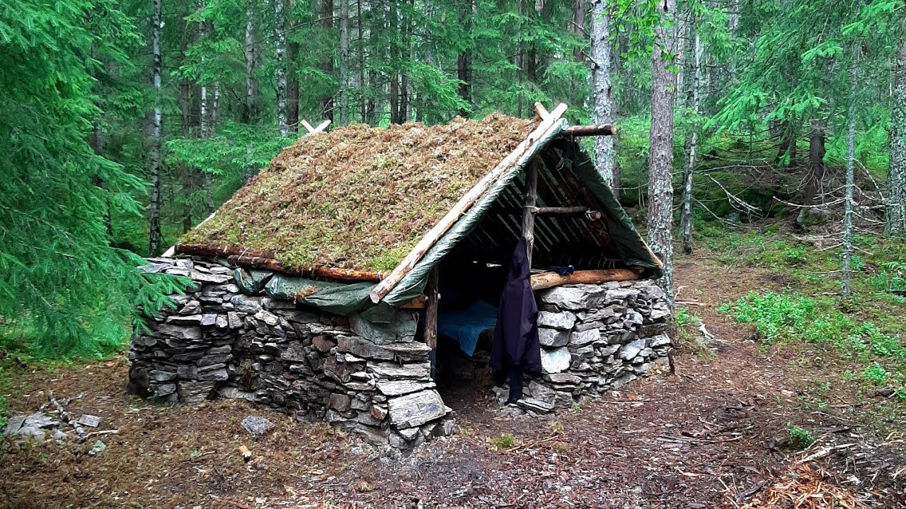 Building a Small Stone House in the Woods - Dry Stone Walling - Day 23-25