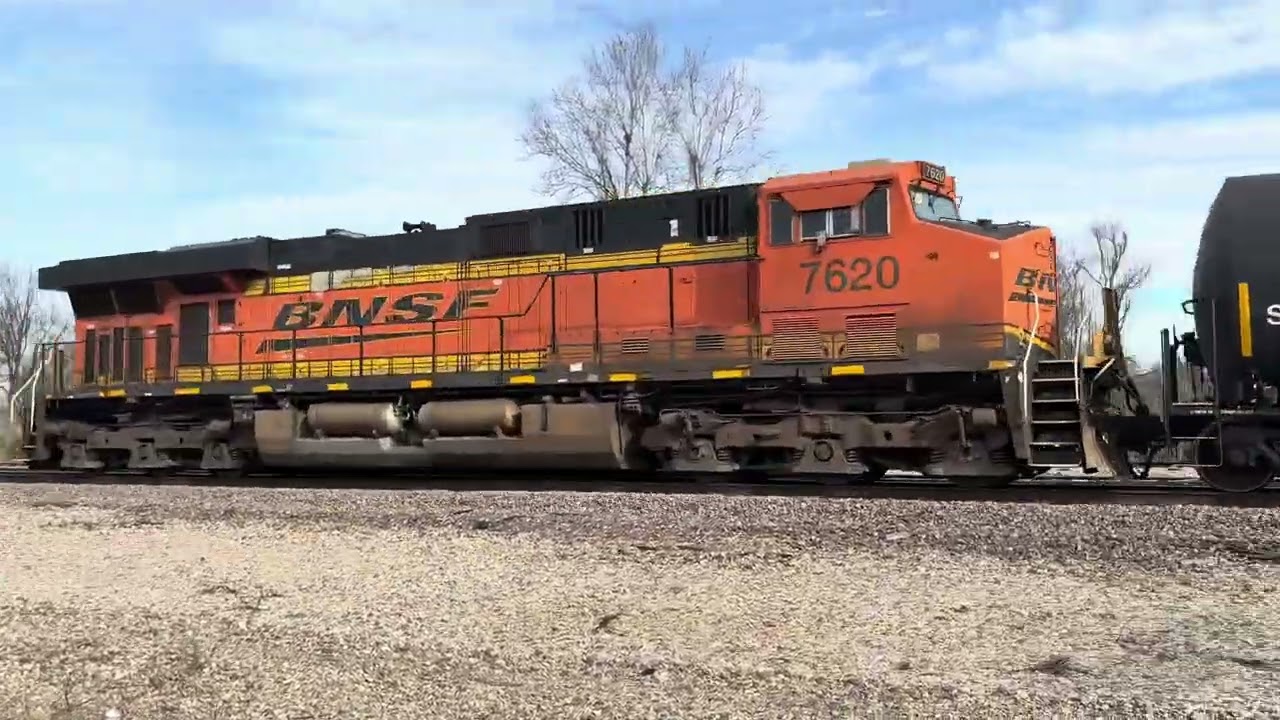 1-12-2025 Some Nice BNSF River Sub Trains