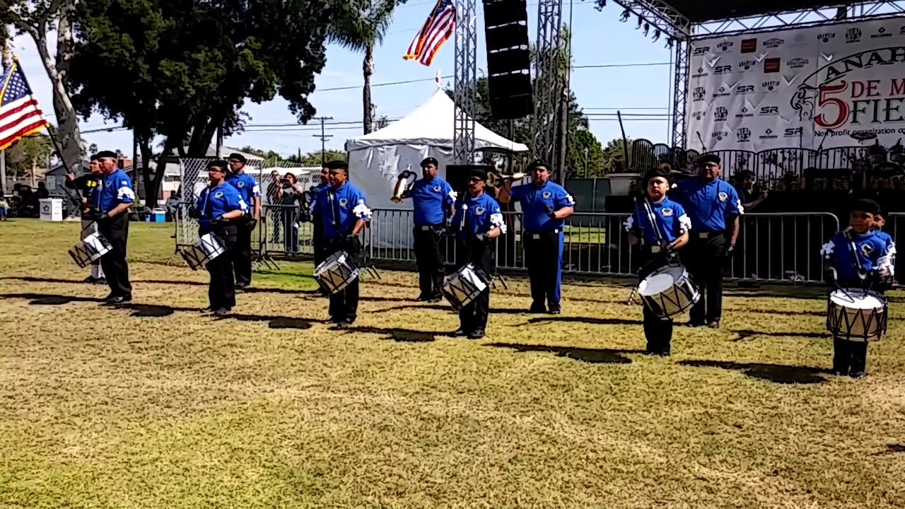 Paso redoblado 1, 2,3,4 banda de guerra osos de california U.S.A