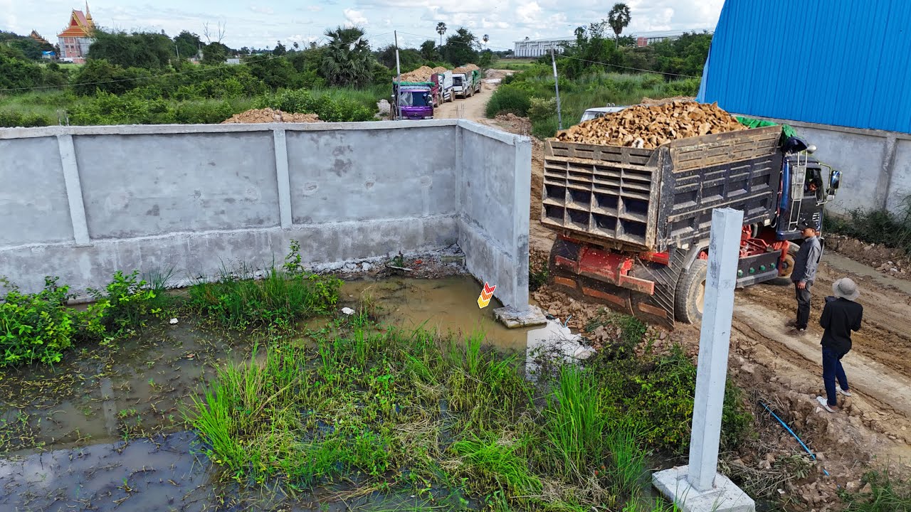 Perfect JOB! Landfill Flooded Area By Use NISSAN Truck Team & Bulldozer Pushing