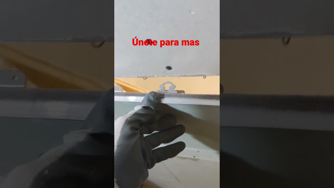 Colocaci&oacute;n de trampilla de registro en pladur