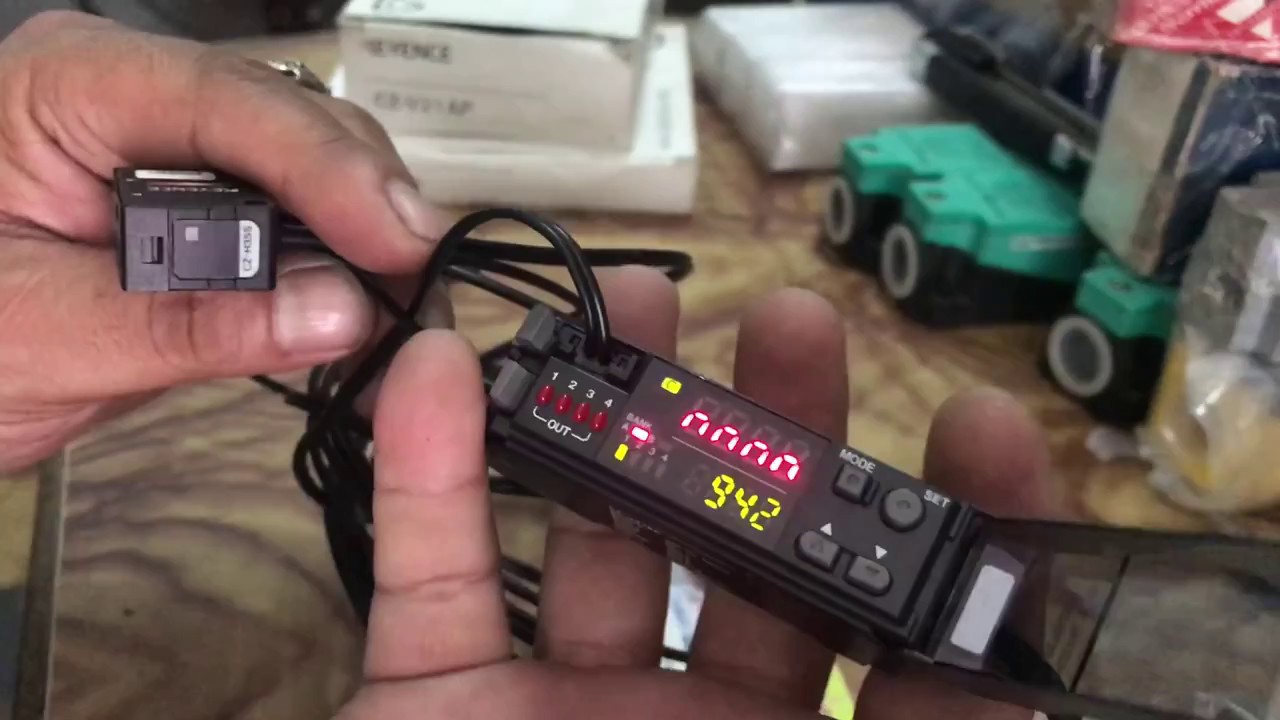Test Keyence amplifier CZ-V21AP + sensor head CZ-H35S