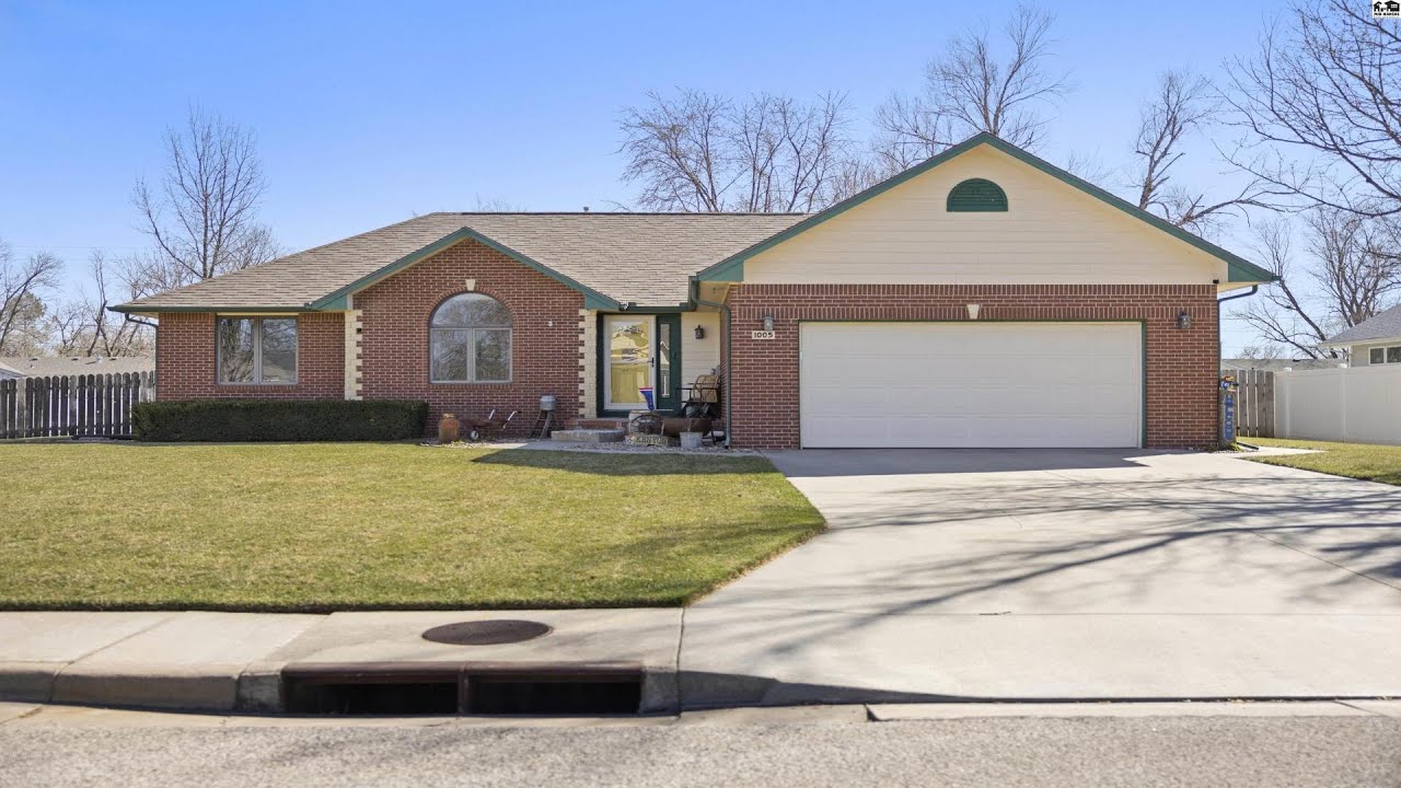 NEW LISTING: 1005 Barberry Dr Hutchinson KS 67502