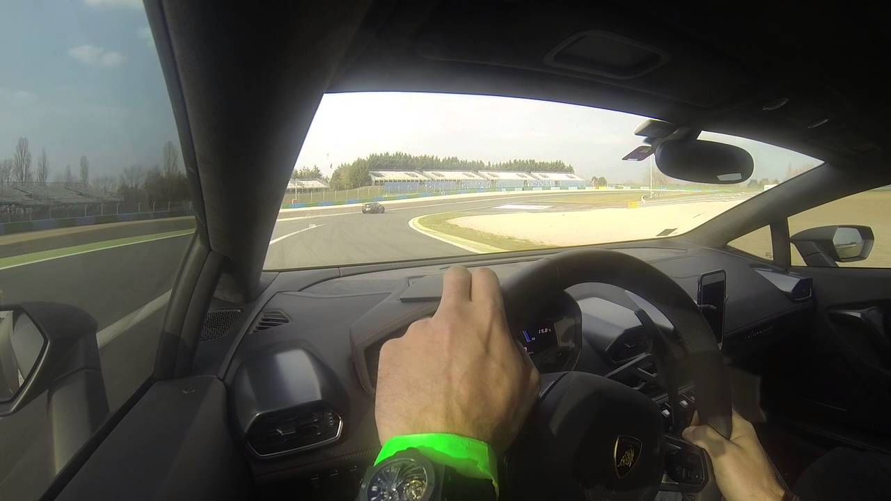 Lamborghini Huracan VS Nissan GTR HKS 750hp on track