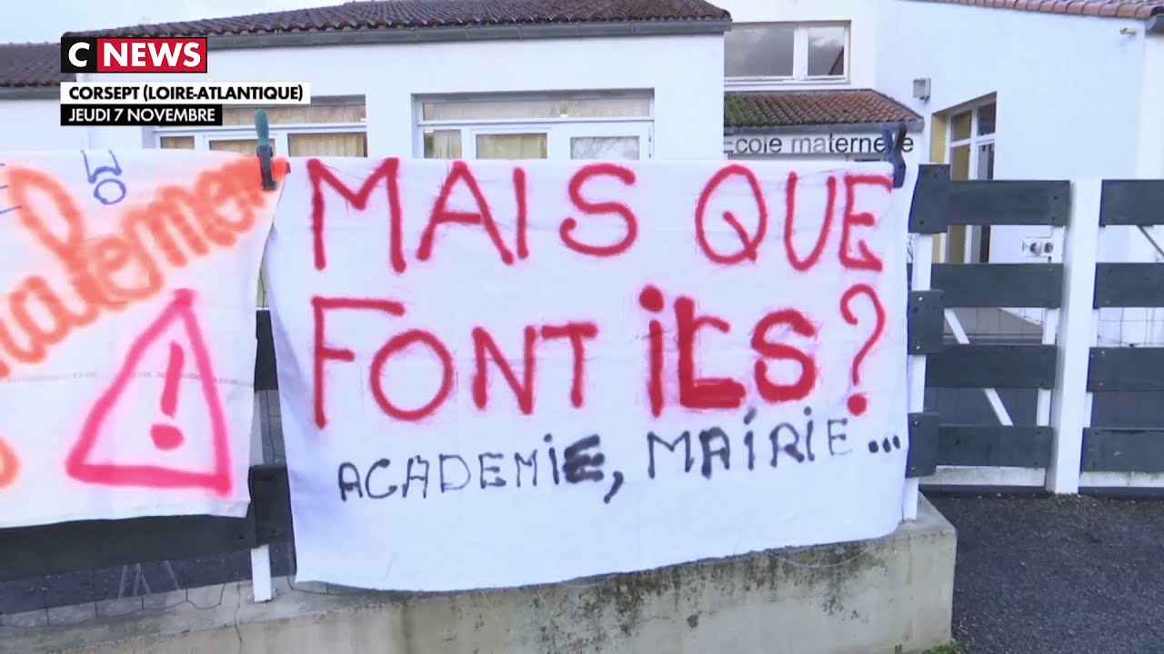 Des parents d'élèves manifestent pour dénoncer le comportement d'un enseignant