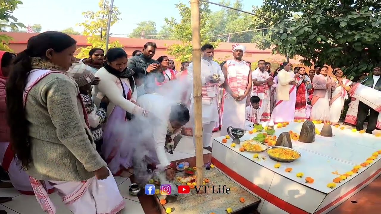 राउरकेला सरना स्थल में झारखंड से गए श्रद्धालु गण पूजा करते हुए सुंदर भजन के साथ ।। जरूर देखें 