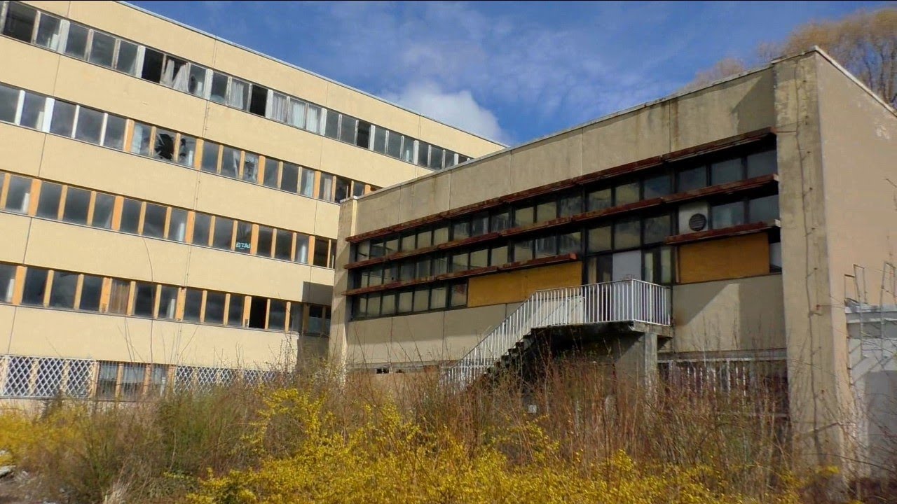 Lost Place - Ehemaliges Lehrgebäude der Offiziershochschule der DDR mit Hörsaal in Zittau