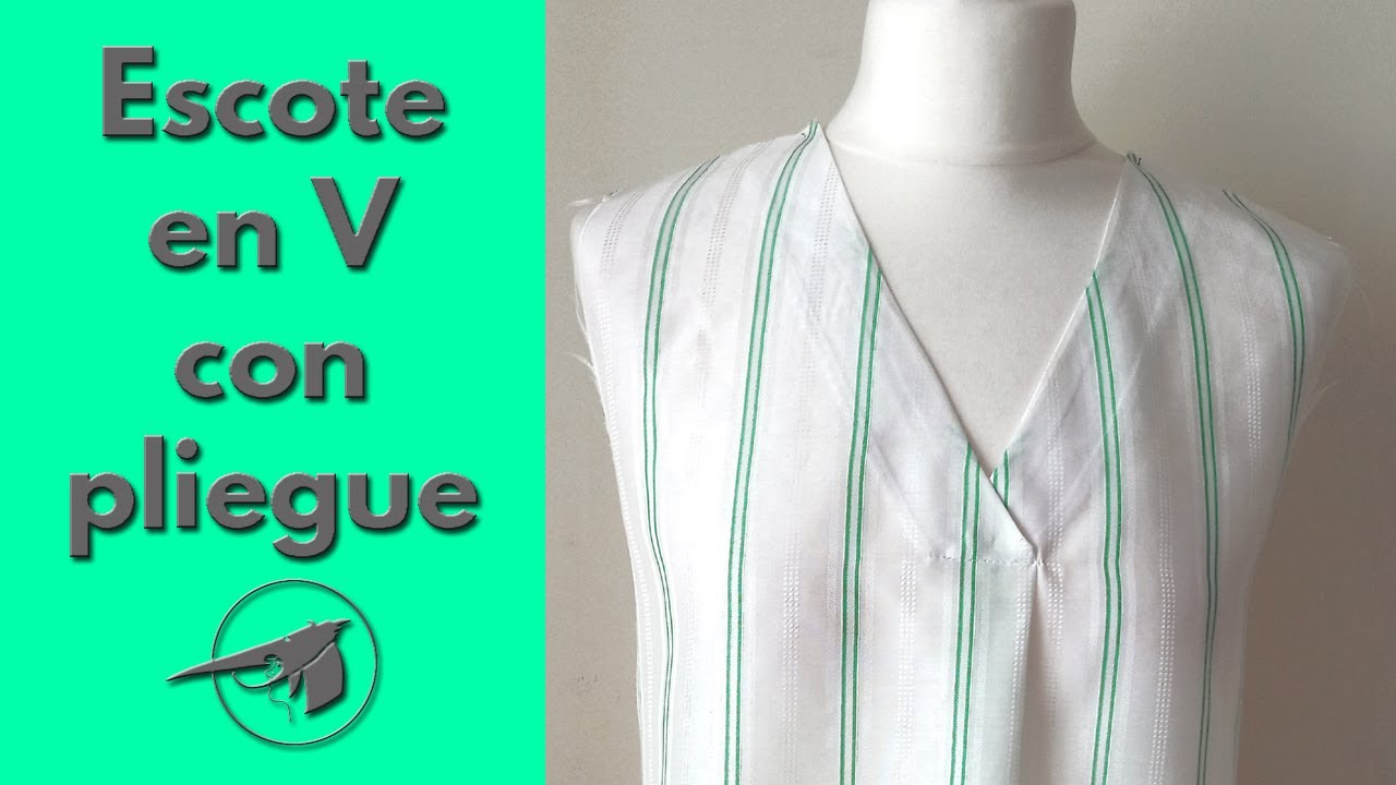 Cómo coser un escote en V con pliegue