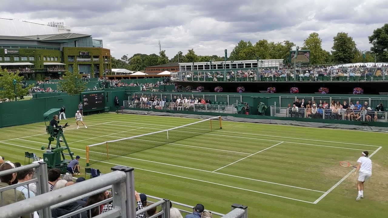 Alistair Gray nice demi-volee against Taylor Fritz. Wimbledon 2022