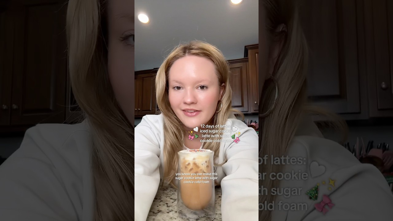 easy sugar cookie iced latte 🤍🧸🎄✨ #shorts