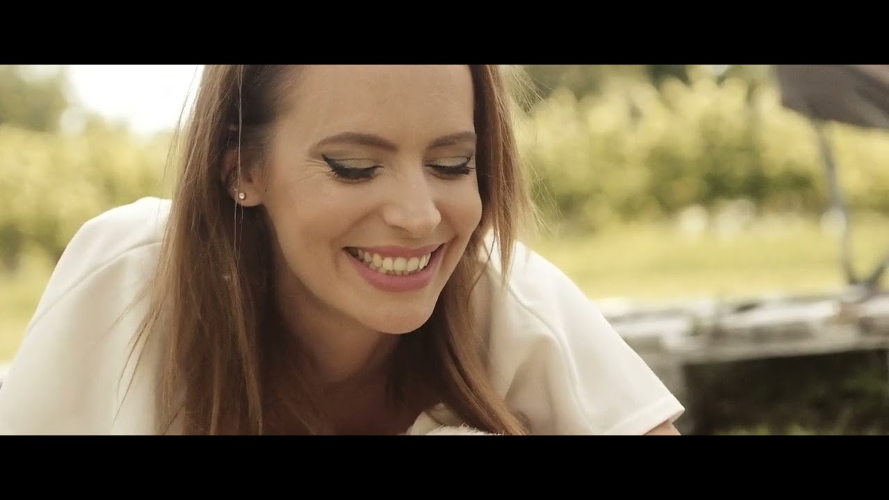 TANDI FLORA - FEHÉR ÁRNYÉK