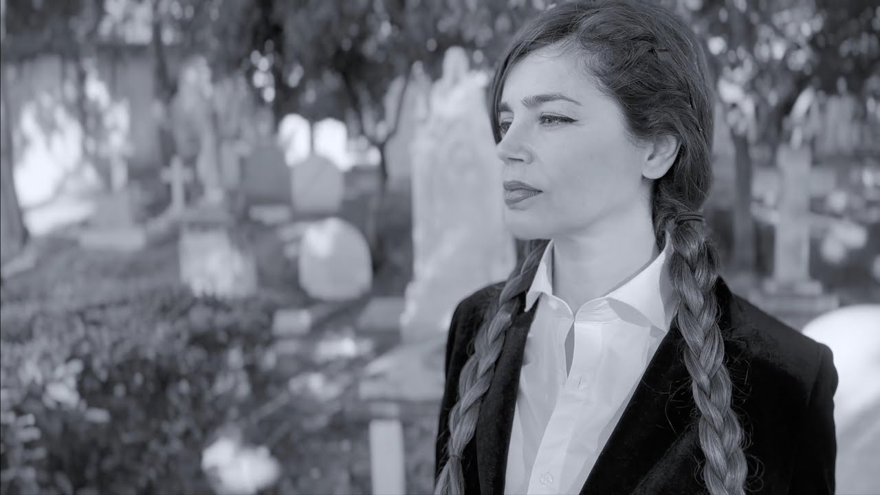 Amor Vampiro (Official Video)