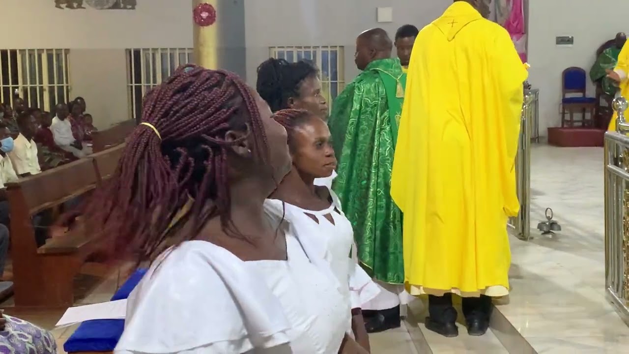 Chorale Ste Thérèse de l’Enfant Jesus - Nous Avançons vers ton Autel 🥰🥳🙏