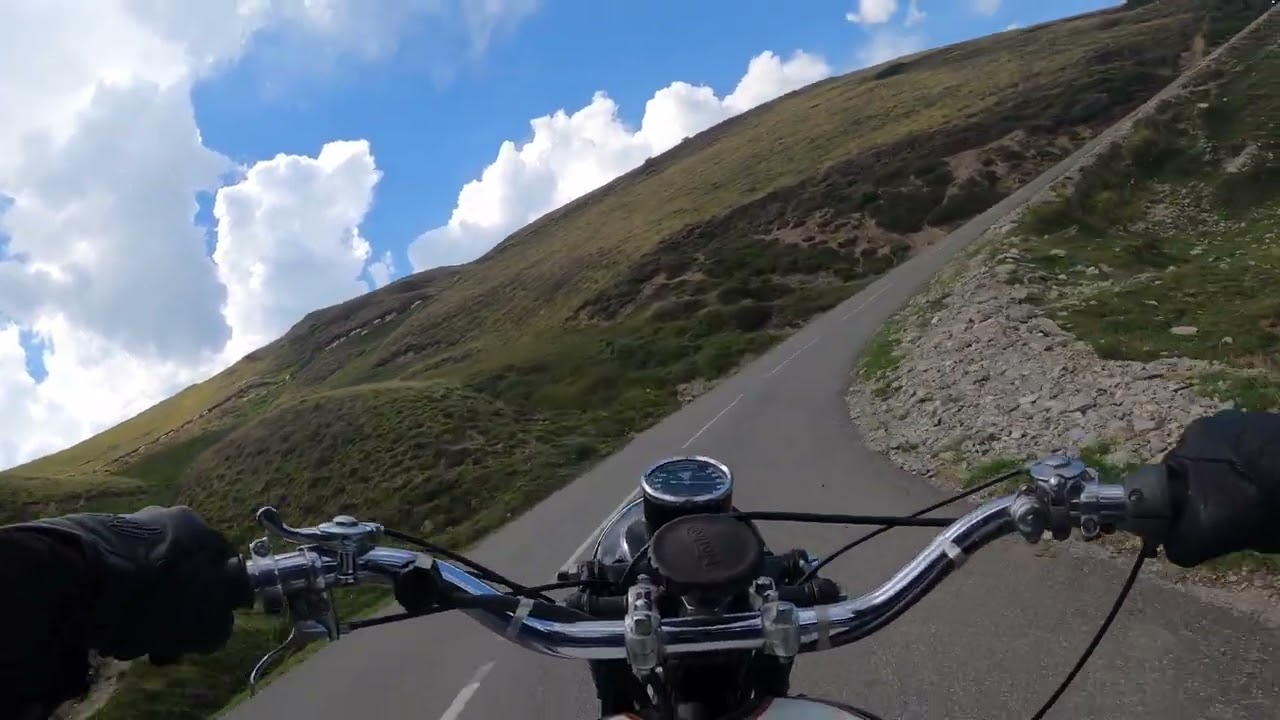 1938 Norton Big Four - 633cc - big single cylinder - at the col d'aubisque - [Onbaord - nice sound]