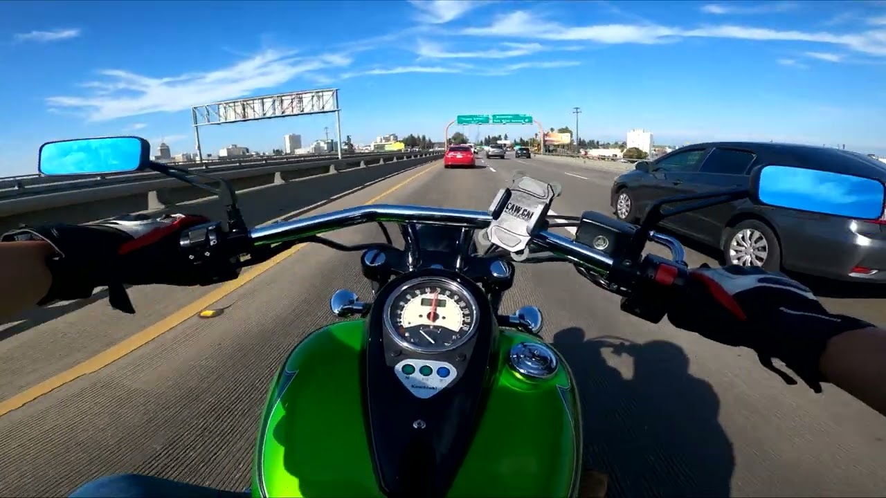 Kawasaki Vulcan 900 Custom, can it keep up with freeway speed? passing power? judge it yourself