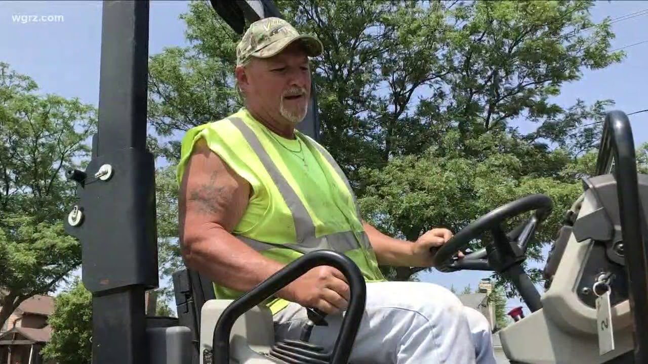 DPW Flaggers Deal With Belligerent Drivers