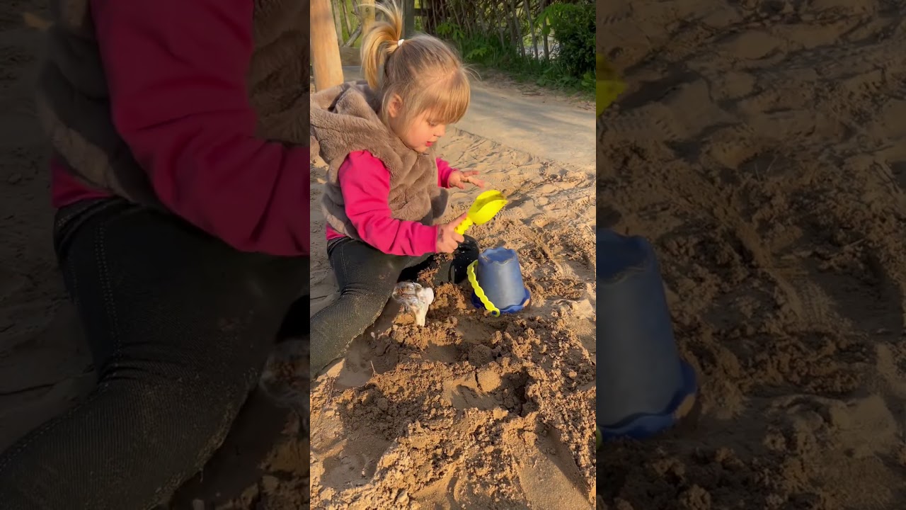 I love to play with sand 🥰 