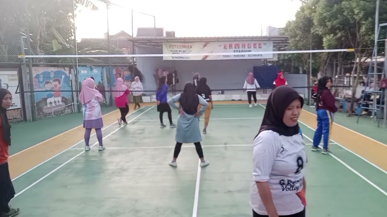 volleyball Jum'at sorenya kami warga RW 08 #fffyyyppp #vollyballputri #volyindonesia 