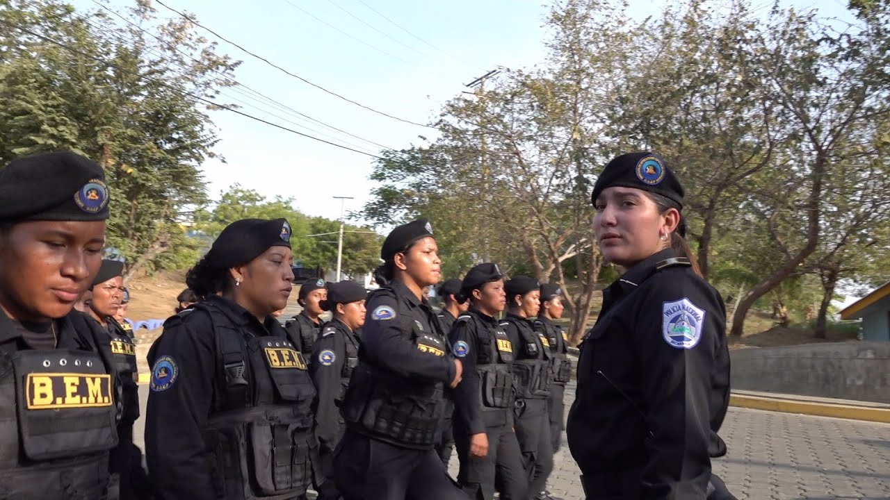Una mujer que trabaja con amor para el pueblo