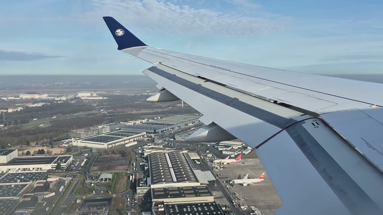 Air France Airbus A220-300 Landing at Paris Charles de Gaulle Airport