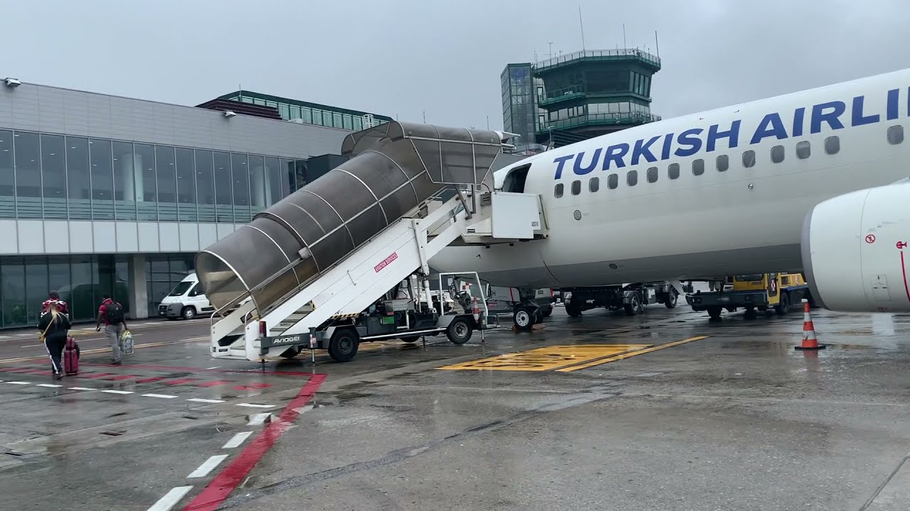 From Istanbul Airport to Bologna G. Marconi Airport with Turkish Airlines TK1321 I 12 April 2021