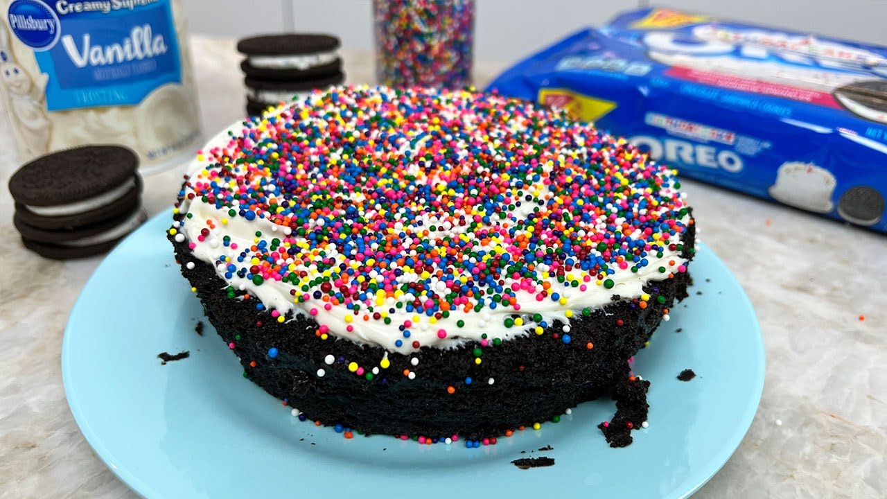 Microwaved Oreo Birthday Cake