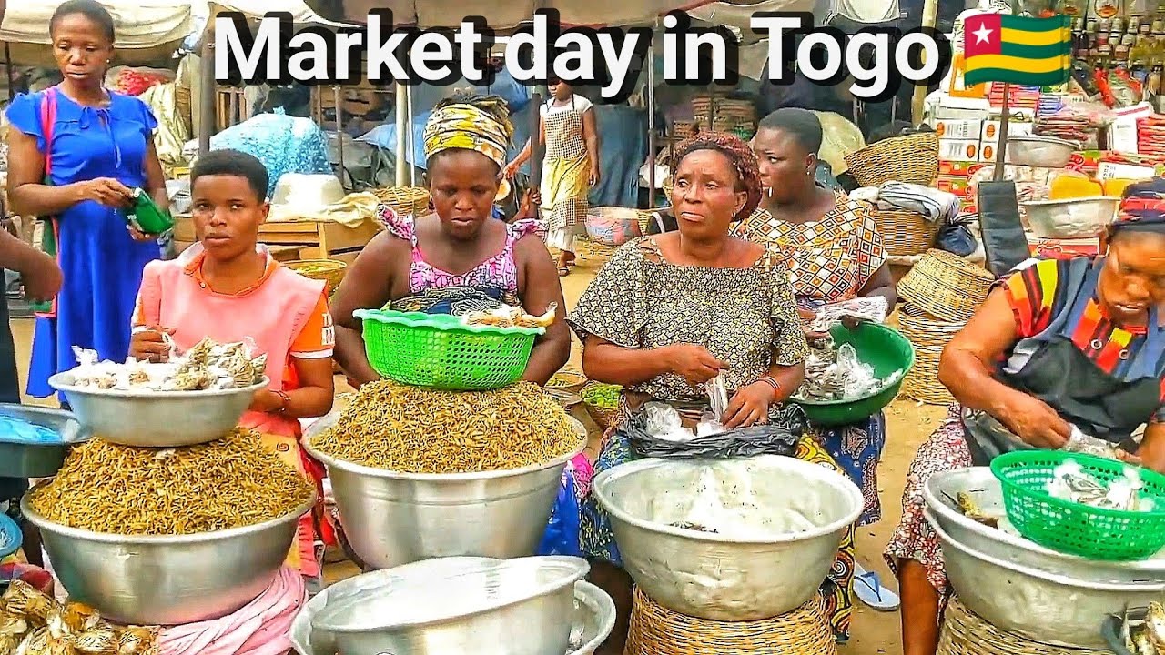 Insanely huge African market  Togo. Asigame vlog lomé.