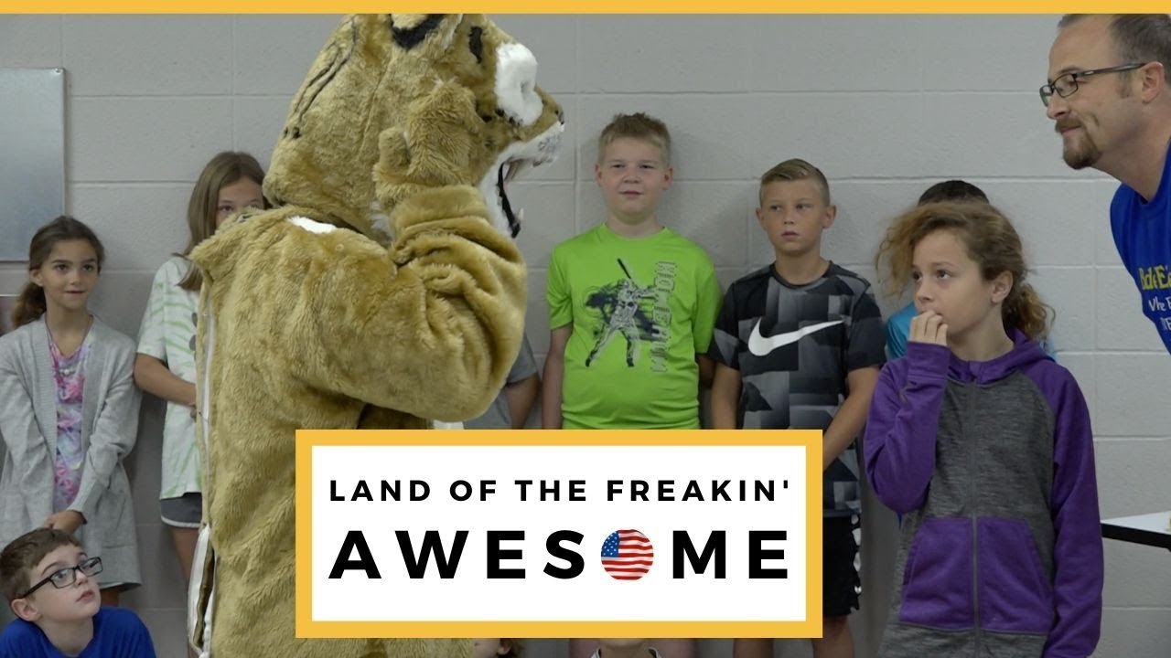 Soldier Returns From Deployment And Surprises Daughter In School Mascot Costume