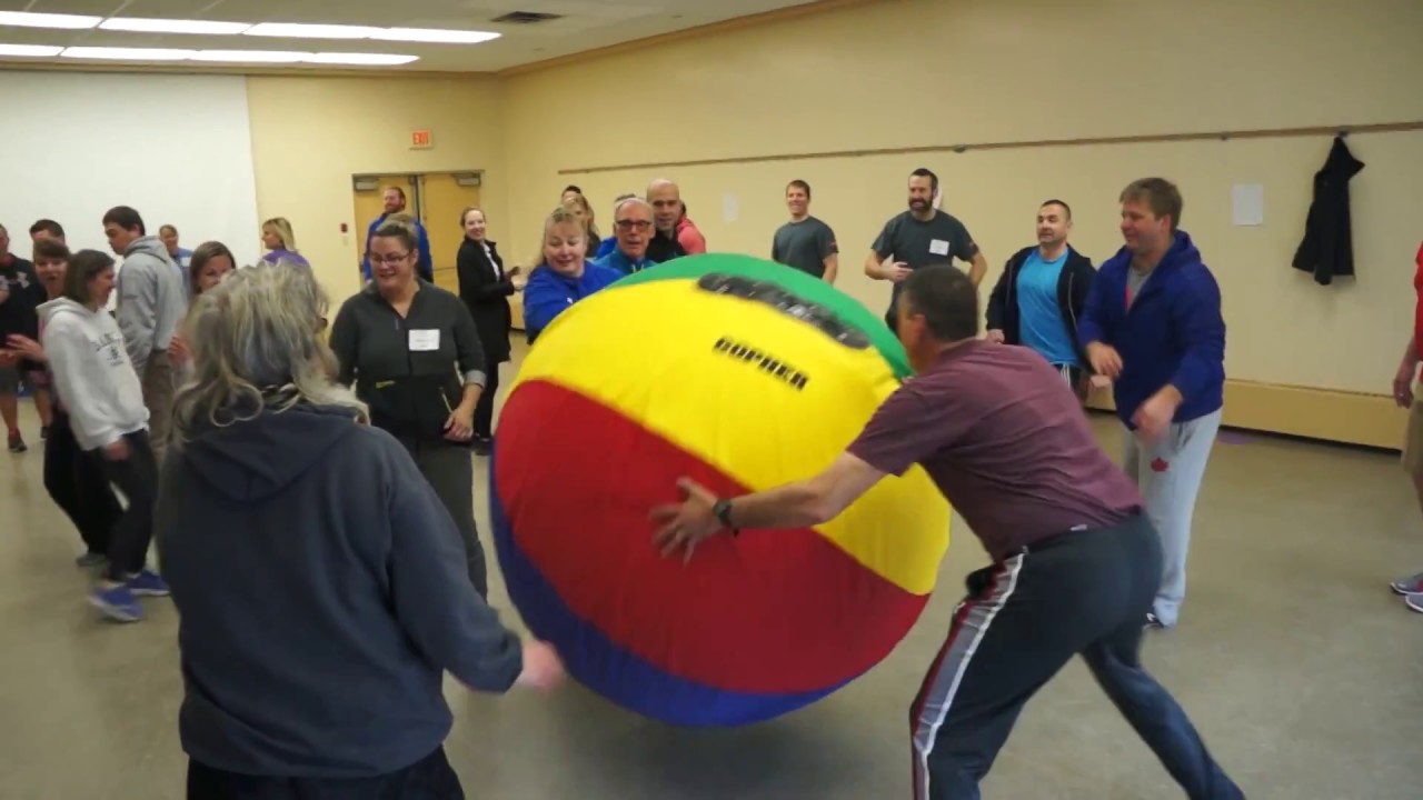 Circle Chase Cage Ball